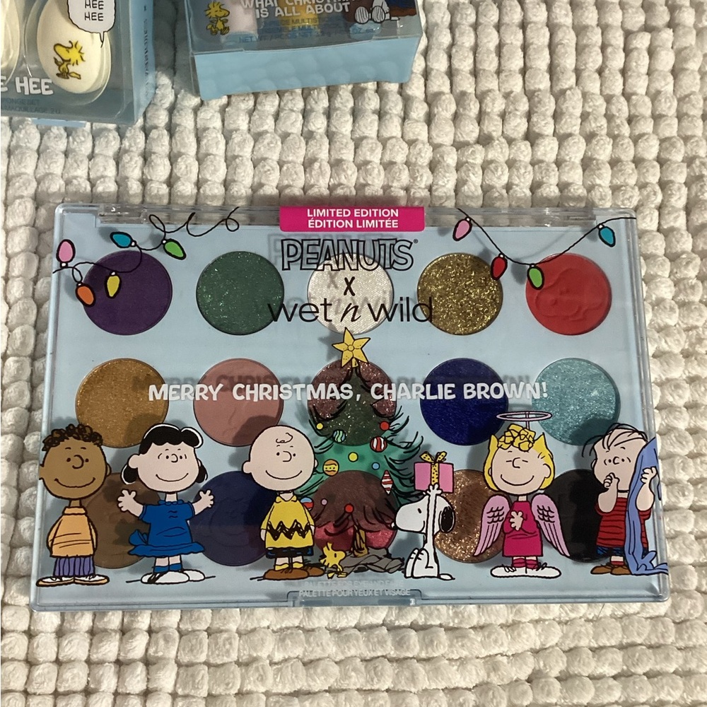 Wet n Wild Peanuts Snoopy Gang 5pc 2022 Set: Bag, Brushes, Sponges & MORE - Picture 3 of 14